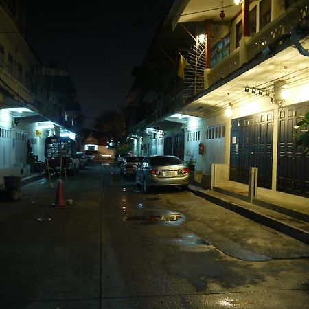 The Royal Thatien Village Bangkok Luaran gambar